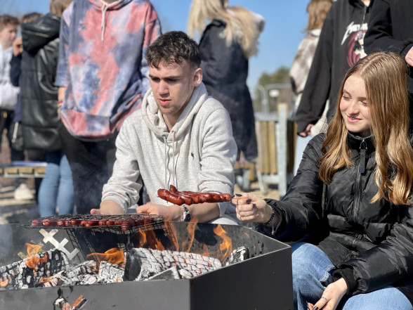 Skolēnu pašpārvalde piedalās talkā